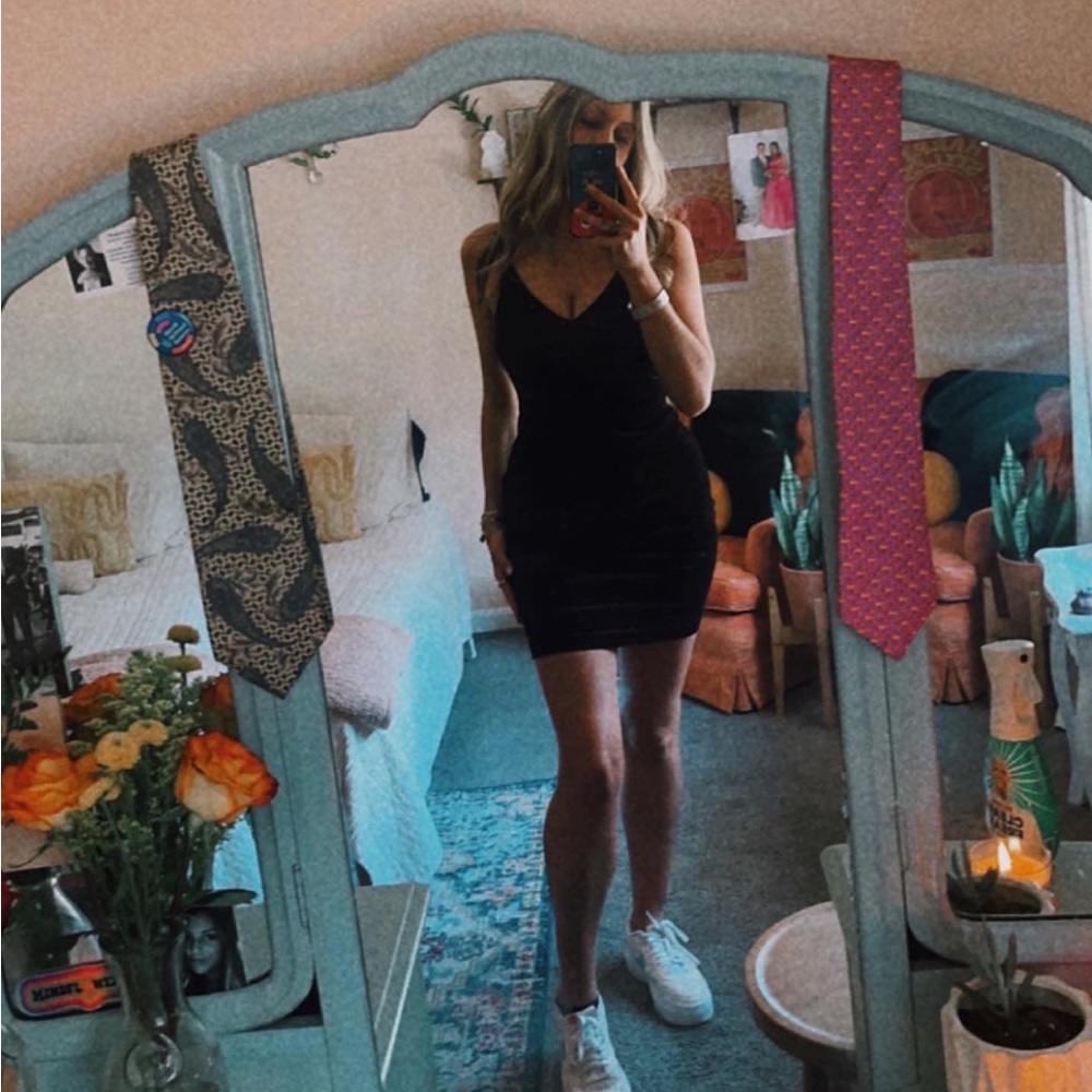 little black dress- velvety